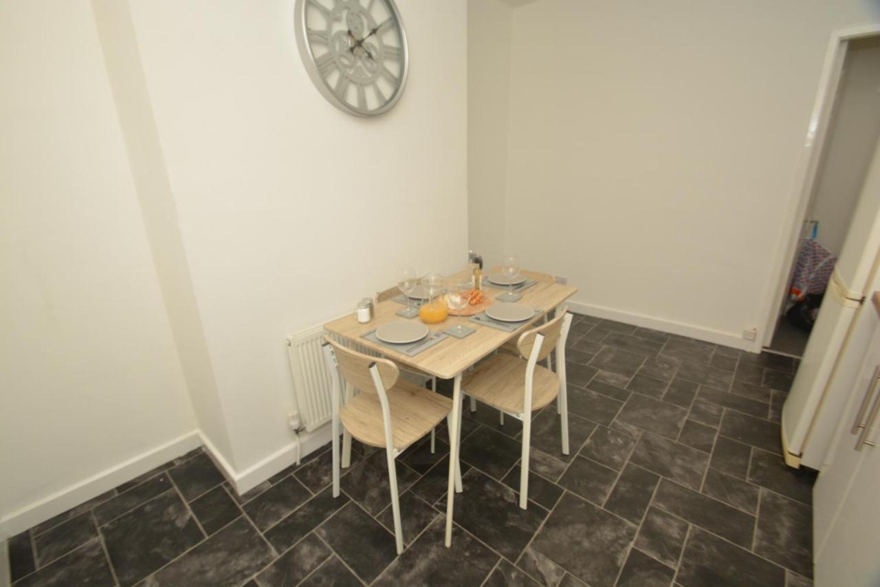 Spacious And Homely 2 Bedroom Flat - Suitelivin ゲーツヘッド エクステリア 写真