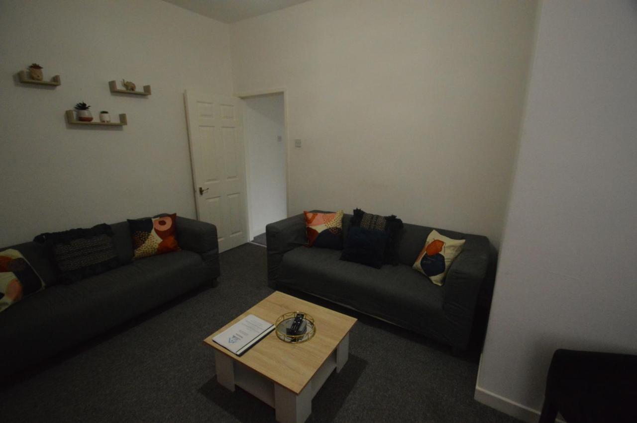 Spacious And Homely 2 Bedroom Flat - Suitelivin ゲーツヘッド エクステリア 写真