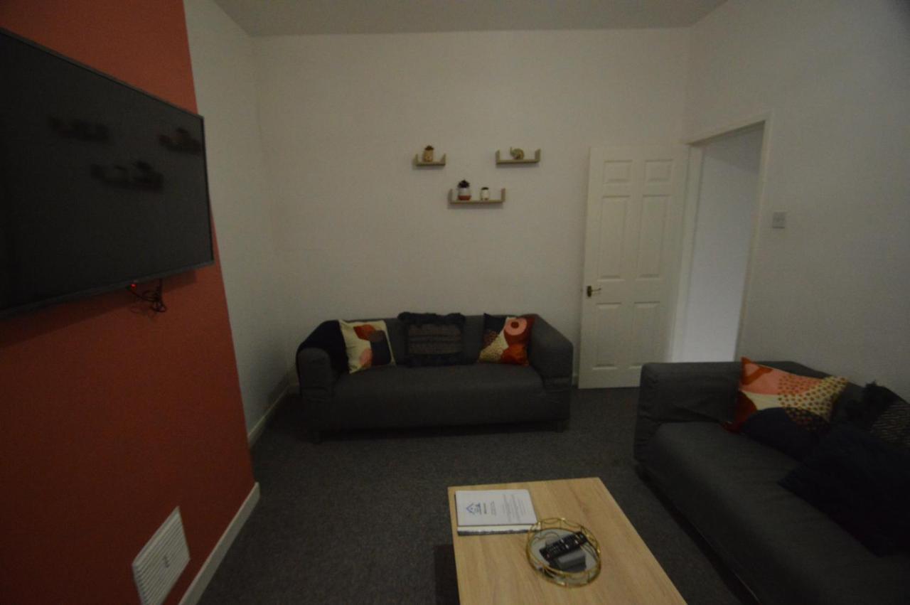 Spacious And Homely 2 Bedroom Flat - Suitelivin ゲーツヘッド エクステリア 写真