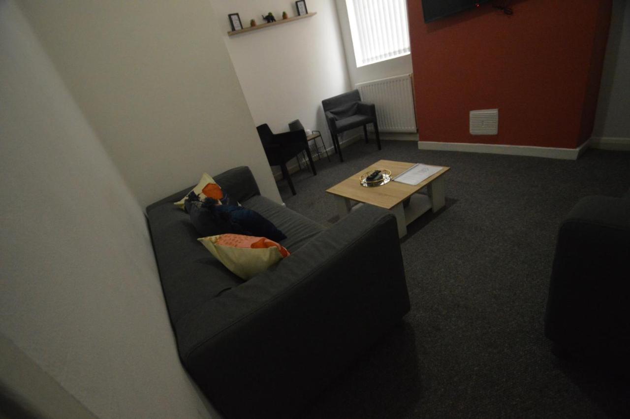 Spacious And Homely 2 Bedroom Flat - Suitelivin ゲーツヘッド エクステリア 写真